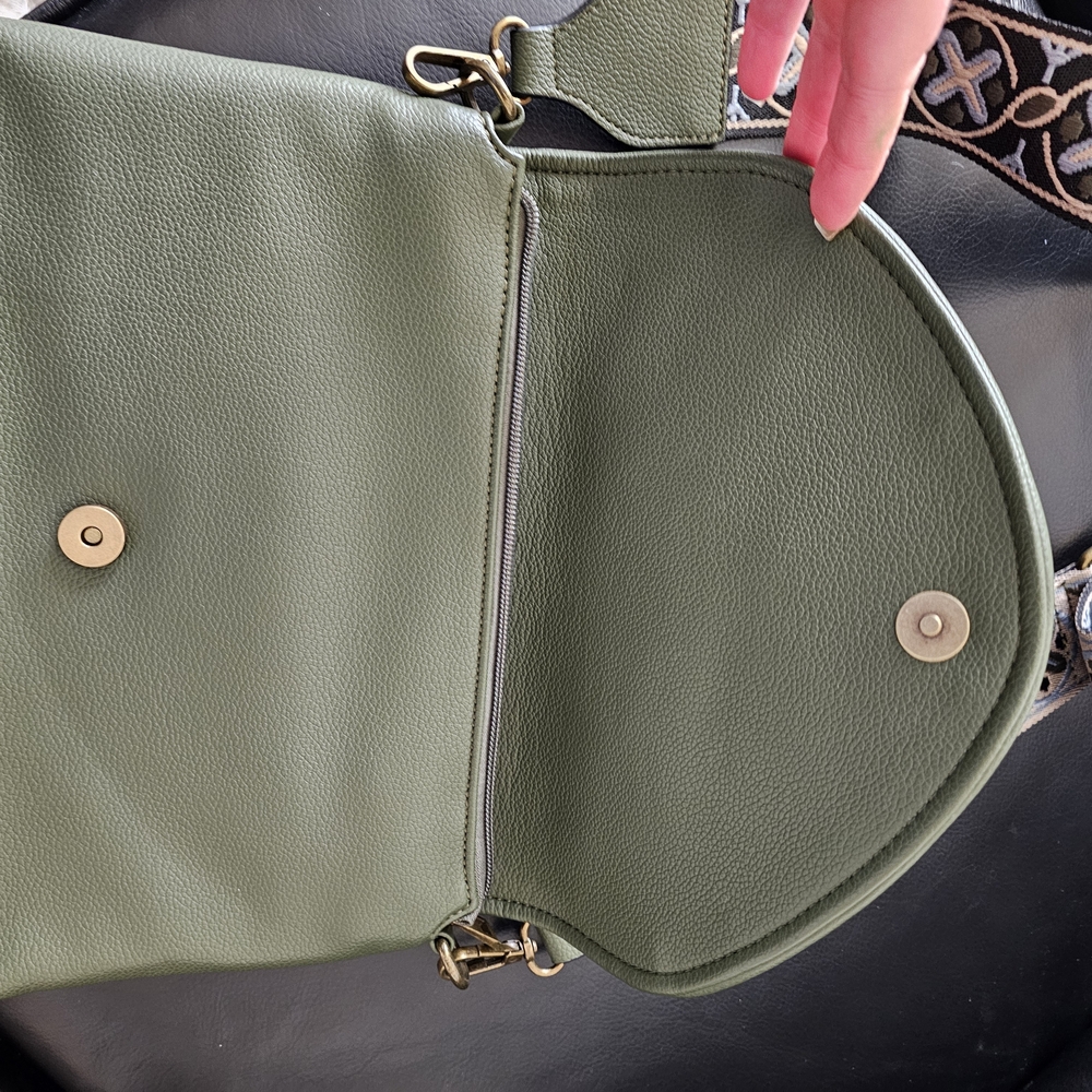 Simply Noelle Olive Crossbody Bag